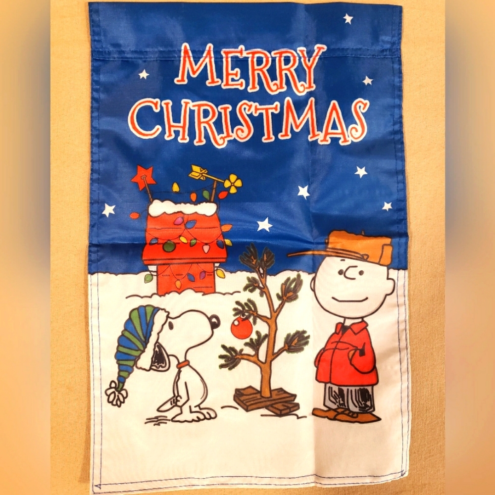 PEANUTS MERRY CHRISTMAS GARDEN FLAG